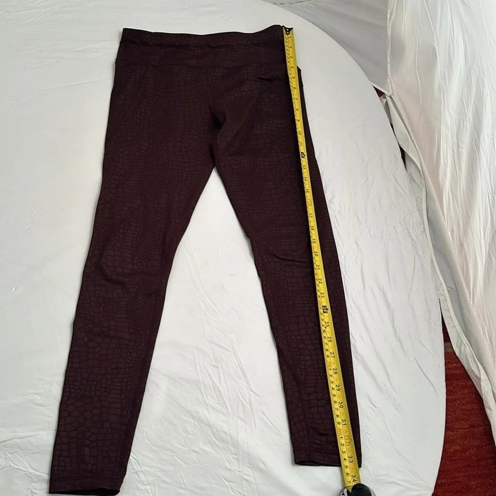 Sweaty Betty All Day maroon snake textured 7/8 leggings